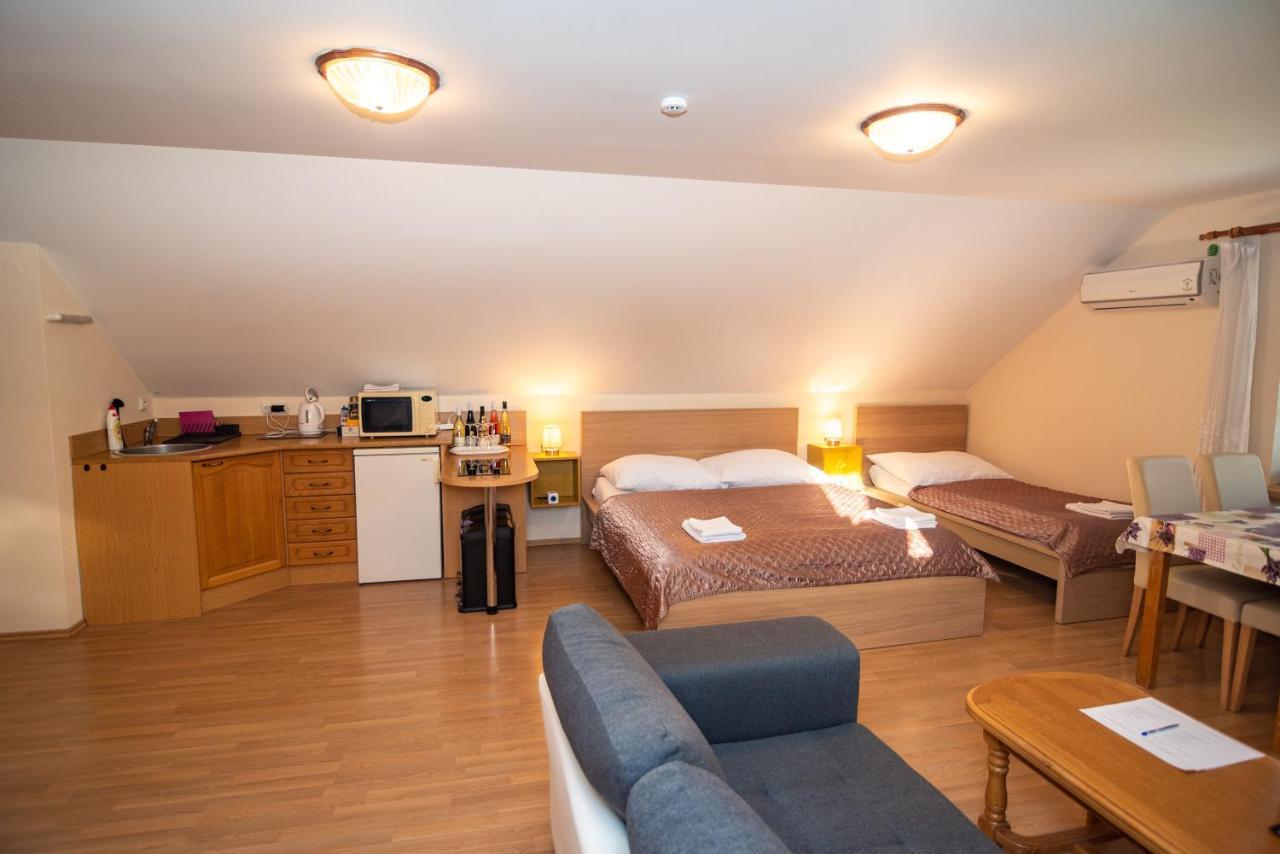 Apartman A Ubytovani U Machu Мікулов Екстер'єр фото