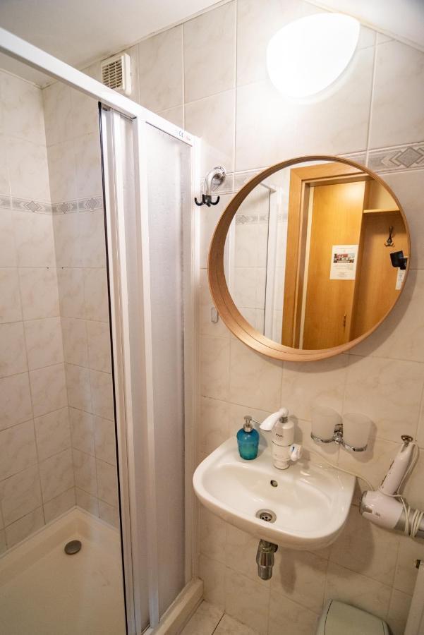 Apartman A Ubytovani U Machu Мікулов Екстер'єр фото