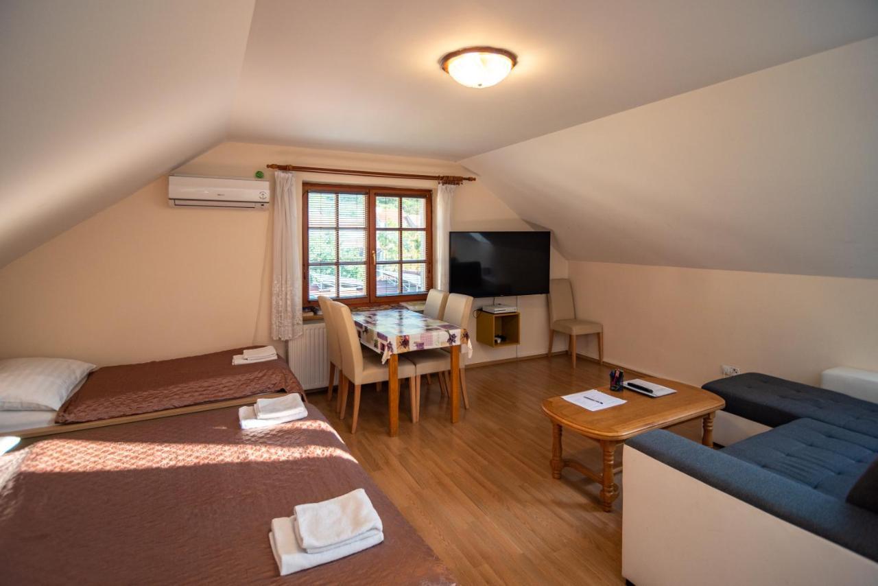 Apartman A Ubytovani U Machu Мікулов Екстер'єр фото
